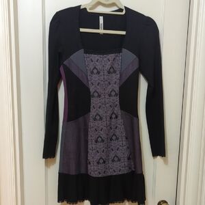 Chic Black and Purple Patterned Dress